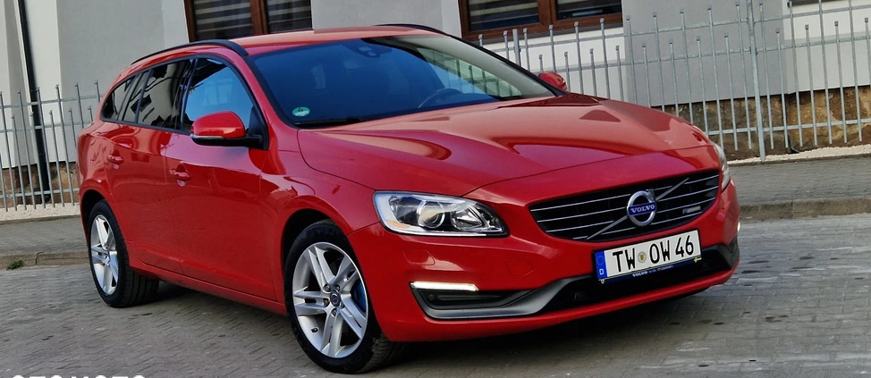 Volvo V60 cena 44700 przebieg: 221000, rok produkcji 2014 z Pionki małe 562